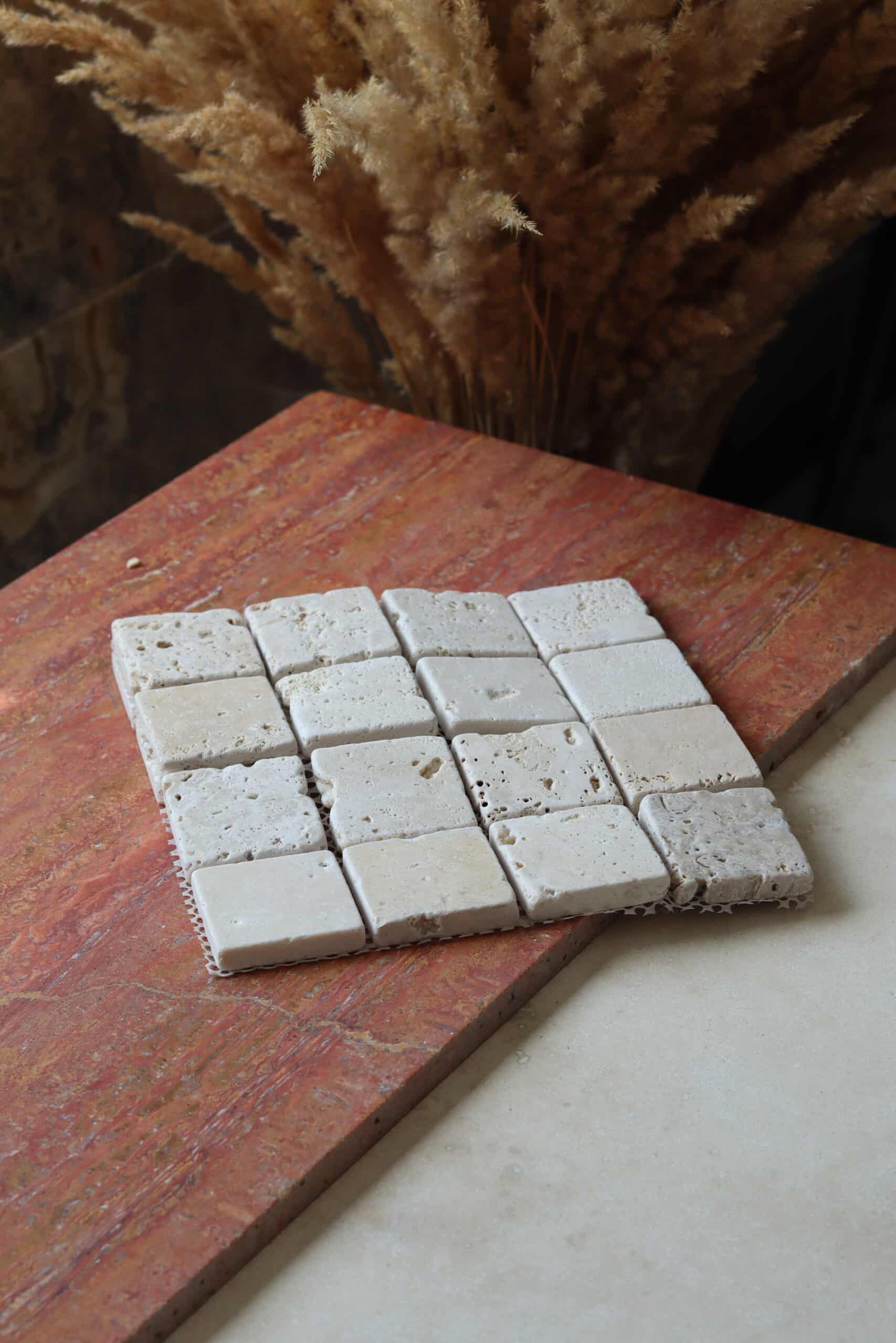Próbki trawertyn Ivory Mix mozaika z kostką 4,8cm, zdjęcie mozaiki
