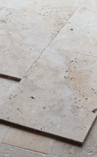 Trawertyn Rustic Classic Light płytka kamienna z naturalnymi porami