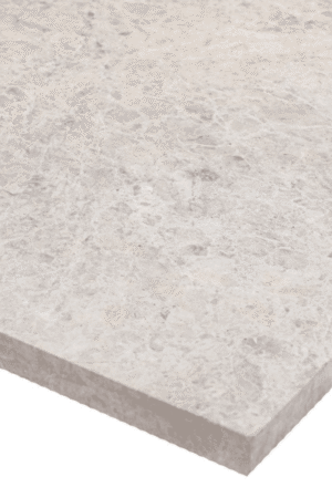 Szlifowana płytka marmurowa Tundra Grey o wymiarach 61x40,6x1,2 cm, ukazana w perspektywie ukazującej grubość i teksturę.