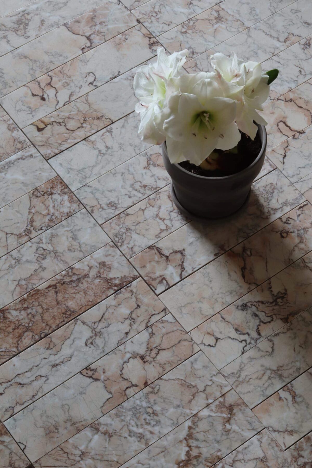 Marmur SAKURA cegiełka 30,5×7,6×1 cm szlifowana - obrazek 1
