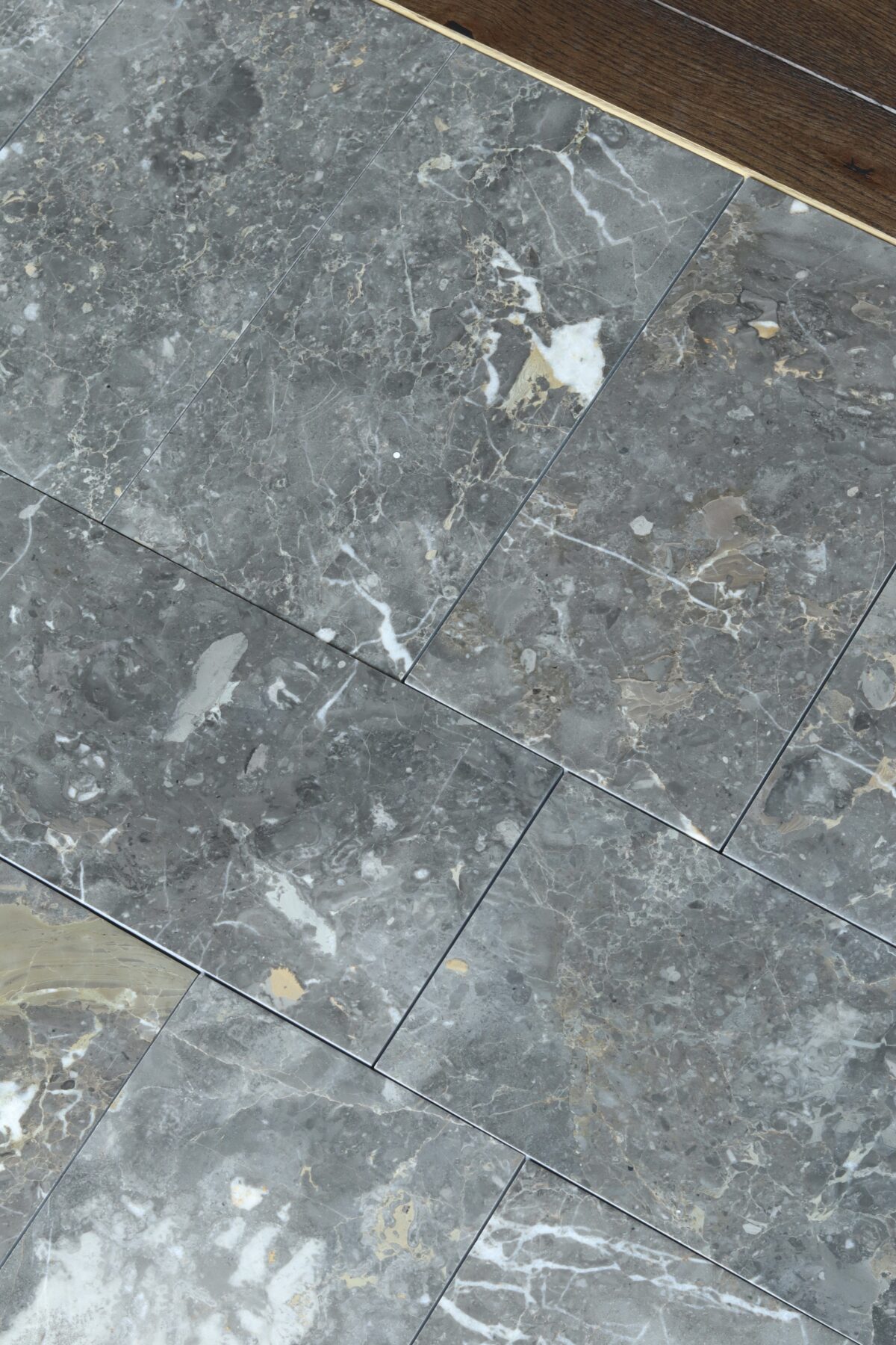 Marmur ANTHRACITE GOLD cegiełka 30,5x15,25x1 cm szlifowana - obrazek 1