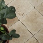 Trawertyn IVORY płytki 20,3×20,3×1,2 cm bębnowane